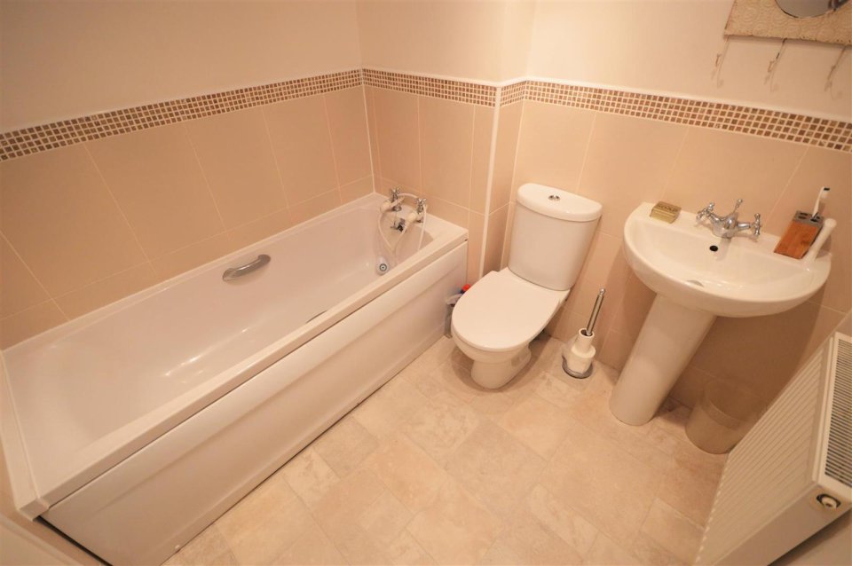 Beautiful Bathrooms Ellesmere Port 3 bedroom property for sale in strawberry park, whitby, ellesmere Beautiful Bathrooms Ellesmere Port 3 bedroom property for sale in strawberry park, whitby, ellesmere