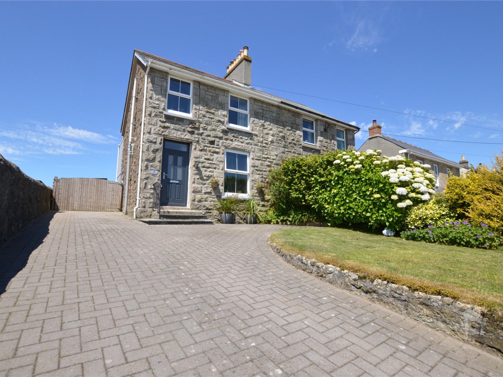3 bedroom property for sale in Penventon Terrace, Four Lanes, Redruth