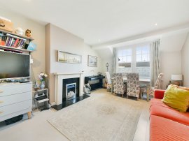 Upper Richmond Road West, London photo