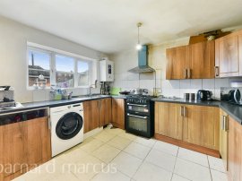 Cerne Close, Hayes thumb 2
