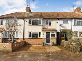 Foxholes Avenue, Hertford thumb 1