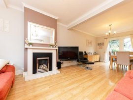 Foxholes Avenue, Hertford thumb 3