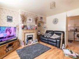 Woodlands Road, Chippenham thumb 2