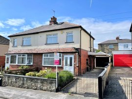 Hawthorn Drive, Yeadon, Leeds photo