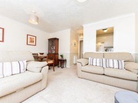 Halleys Ridge, Hertford thumb 3