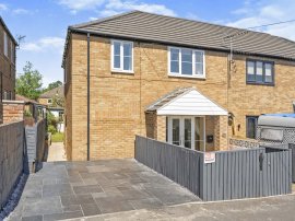 Shakespeare Avenue, Campsall, Doncaster thumb 1
