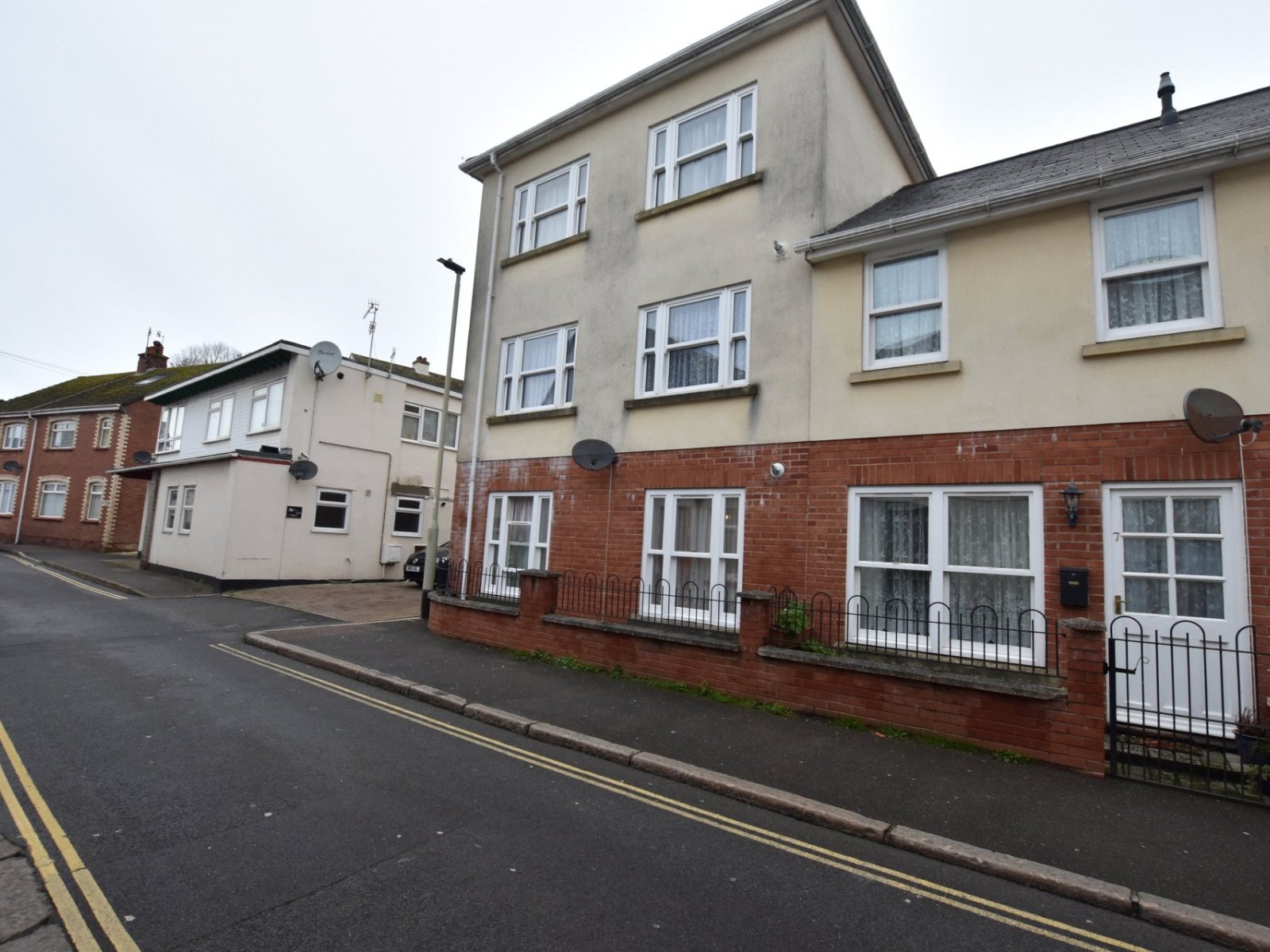1 bedroom property to let in Brewery Court, High Street, Dawlish, EX7