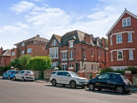 Grange Road, Eastbourne thumb 3