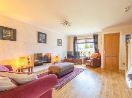 Broomhill Crescent, Alexandria thumb 3