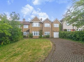 Garston Drive, Watford thumb 1