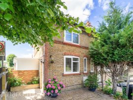 Hemmen Lane, Hayes thumb 3
