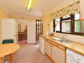 Thirsk Gardens, Bletchley, Milton Keynes thumb 3