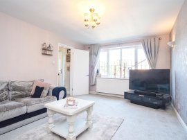 Hunters Oak, HEMEL HEMPSTEAD thumb 2