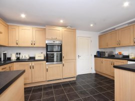 Bokhara Close, Tiptree, COLCHESTER thumb 3