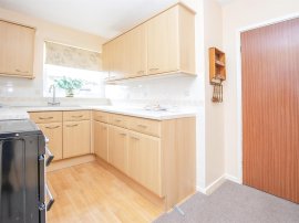 Waveney Drive, Hoveton, Norwich thumb 3