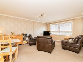Eaglesham Court, East Kilbride, Glasgow thumb 2