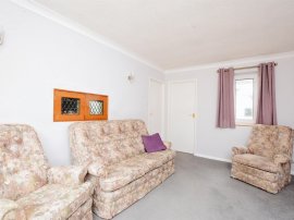 Hall Avenue, Rushden thumb 3