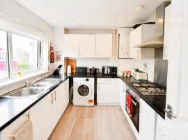 Birks Hill, Bourtreehill North, Irvine thumb 3