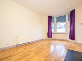 Cairnlea Drive, Glasgow thumb 3