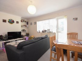 Ramsay Gardens, ROMFORD thumb 3