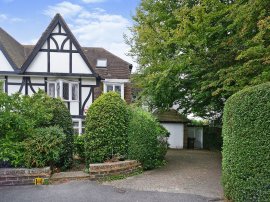 Surrenden Close, Brighton thumb 1