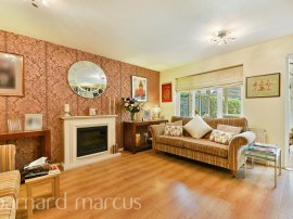 Tanglewood Way, Feltham thumb 2