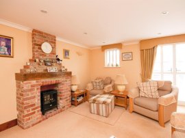 Gainsborough Lane, Polegate thumb 2