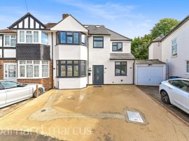 Bargate Close, New Malden thumb 1