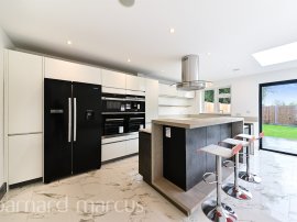 Bargate Close, New Malden thumb 2