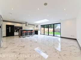 Bargate Close, New Malden thumb 3