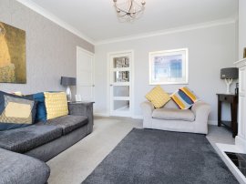 Clochbar Avenue, Milngavie, Glasgow thumb 2