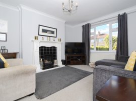 Clochbar Avenue, Milngavie, Glasgow thumb 3