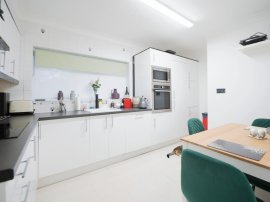 Ramsay Gardens, ROMFORD thumb 2