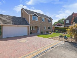 Reeves Close, West Wellow, Romsey photo