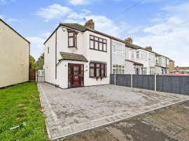 Gainsborough Road, Rainham thumb 1