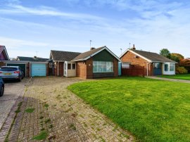 Worcester Close, Bognor Regis thumb 1