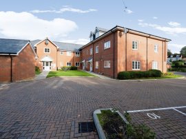 Oak Leaf Way, Horndean, Waterlooville thumb 1