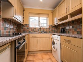 Salway Gardens, Axminster thumb 3