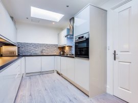 Walton Lane, WAKEFIELD thumb 3