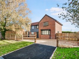 Avondown Road, Durrington, Salisbury thumb 1
