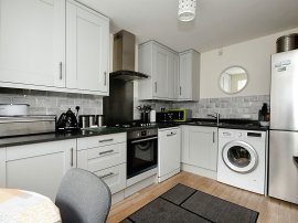 Askew Way, Chesterfield thumb 2