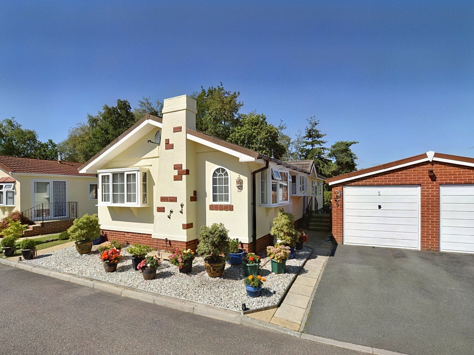 3 bedroom property for sale in Redwood Close, New Park, Bovey Tracey, TQ13 £260,000