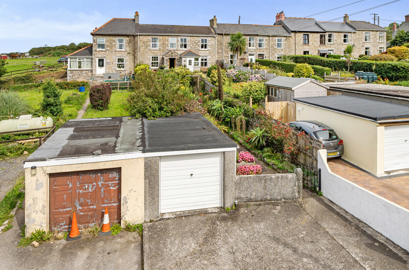 2 bedroom property for sale in KnaveGoBy, Beacon, Camborne, TR14