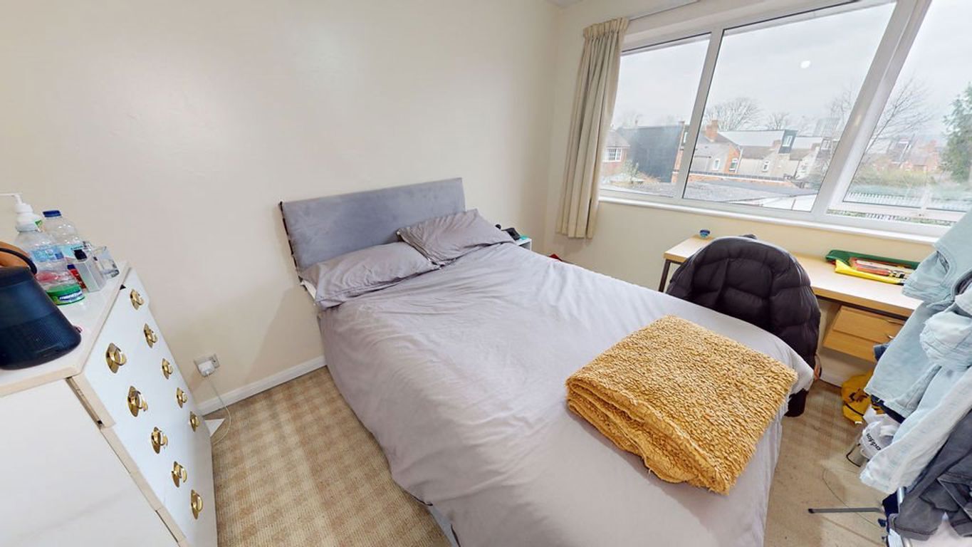69G Raddlebarn Road Image 6