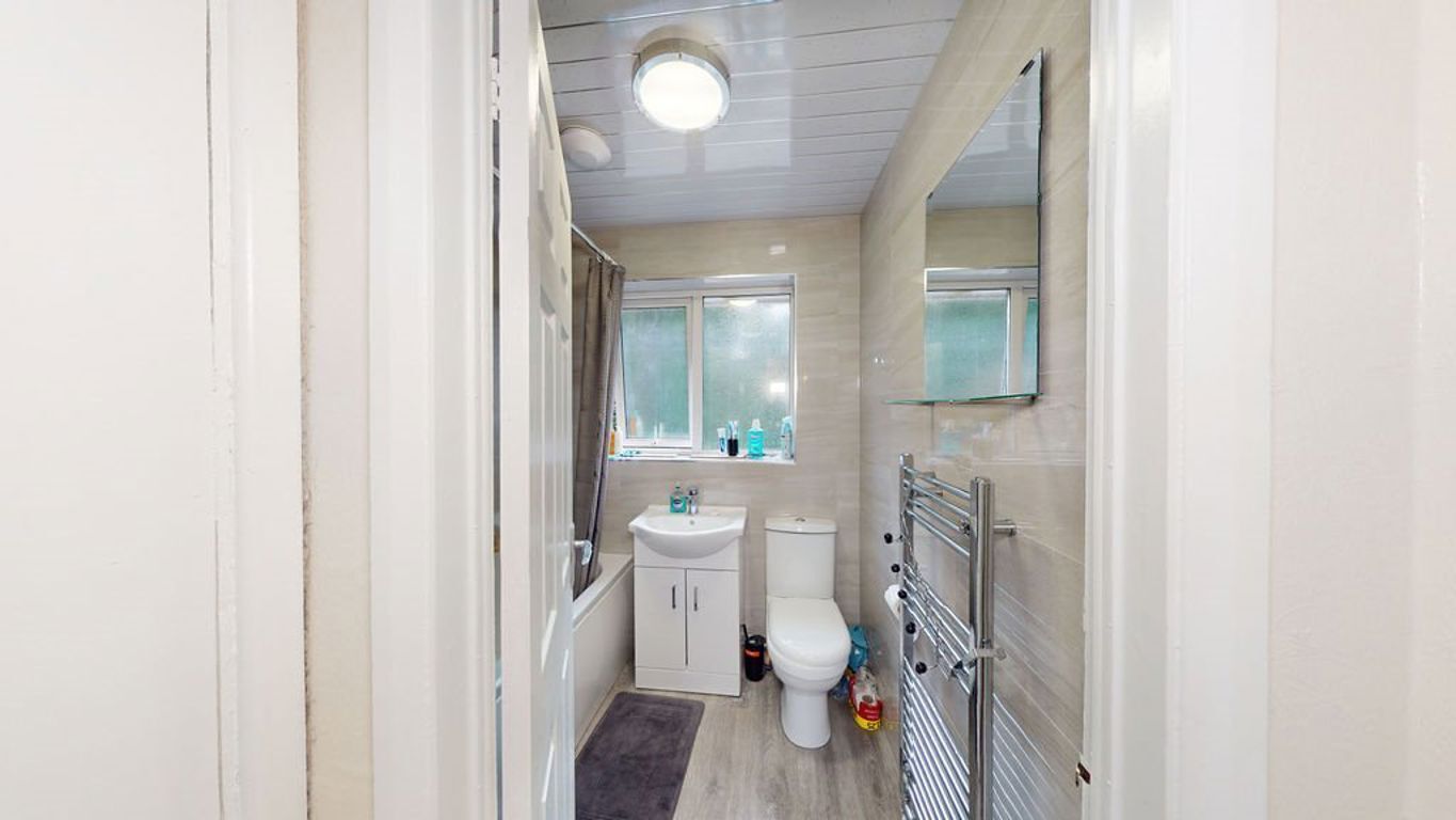 69G Raddlebarn Road Image 9