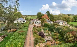 Click for details Coombe Way, Bishopsteignton, Teignmouth, Devon, TQ14 photo