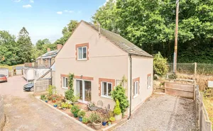 Click for details Eggesford Close, Eggesford, Chulmleigh, Devon, EX18 photo