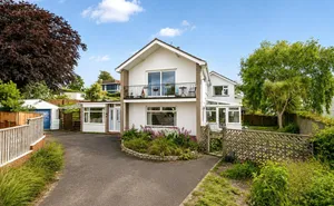 Click for details Third Drive, Teignmouth, Devon, TQ14 photo