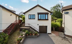 Click for details Valley Close, Teignmouth, Devon, TQ14 photo