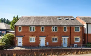 Click for details Newton Road, Bovey Tracey, Newton Abbot, Devon, TQ13 photo